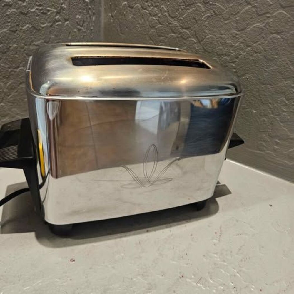 Vintage Sunbeam Radiant Control 2-Slice Toaster